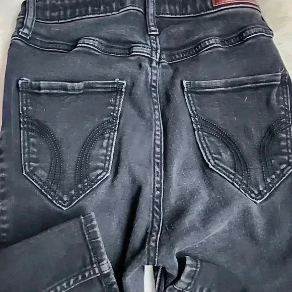 Hollister Ultra High Rise Super Skinny - Picture 4 of 4